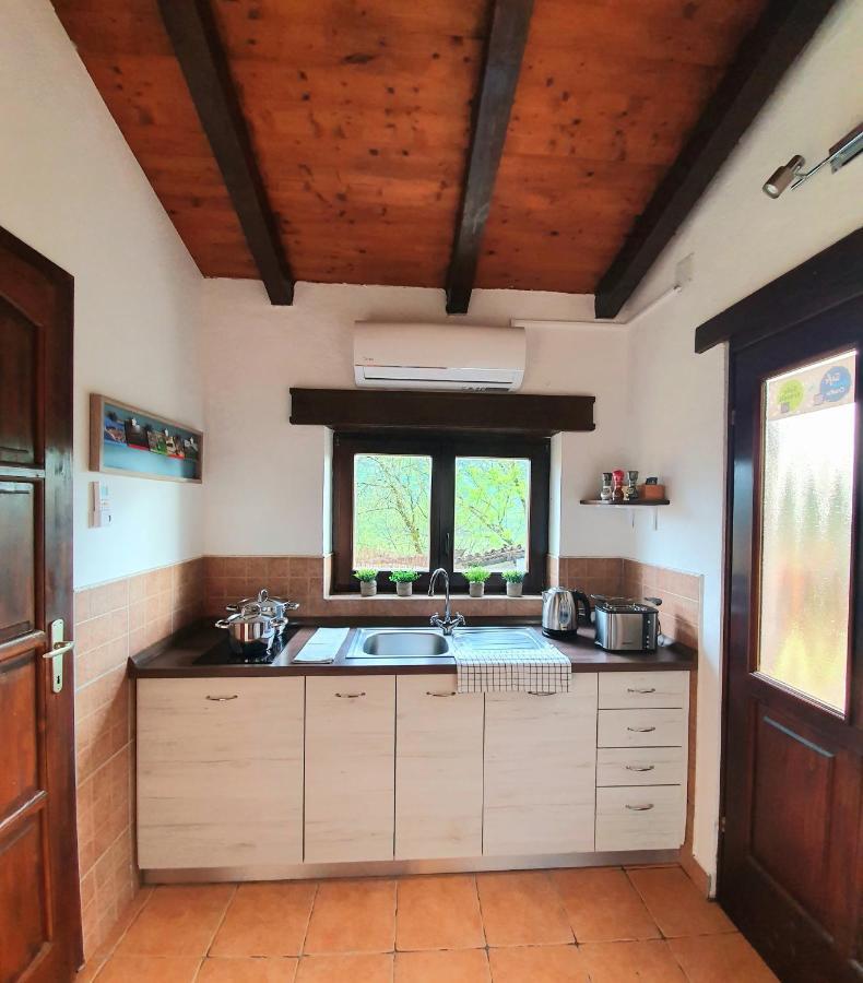 Casa Leonarda, Old Authentic Istrian Stone House Near Motovun, Central Istria Zamask Kültér fotó